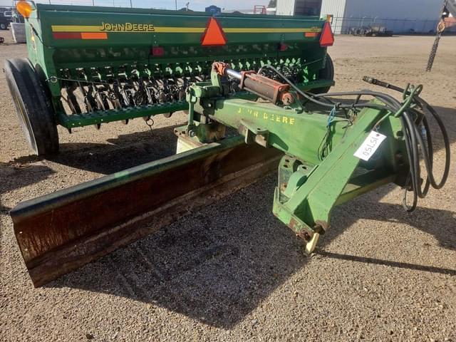 Image of John Deere 115 equipment image 1