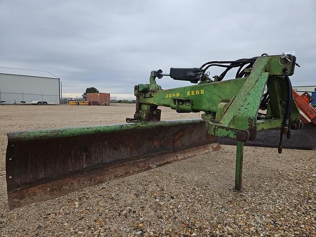 Image of John Deere 115 equipment image 2