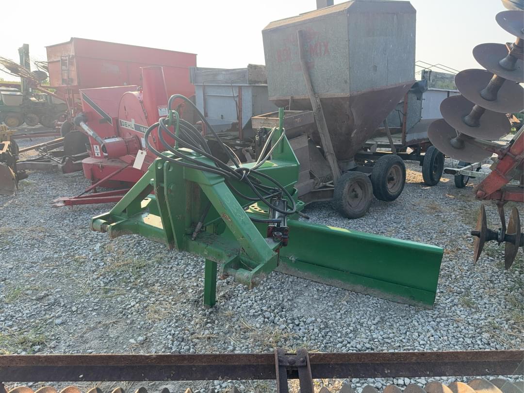Image of John Deere 115 Image 0