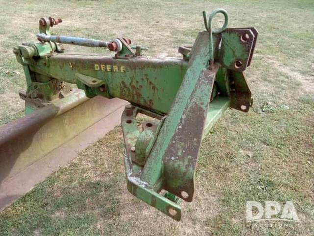 Image of John Deere 115 equipment image 2
