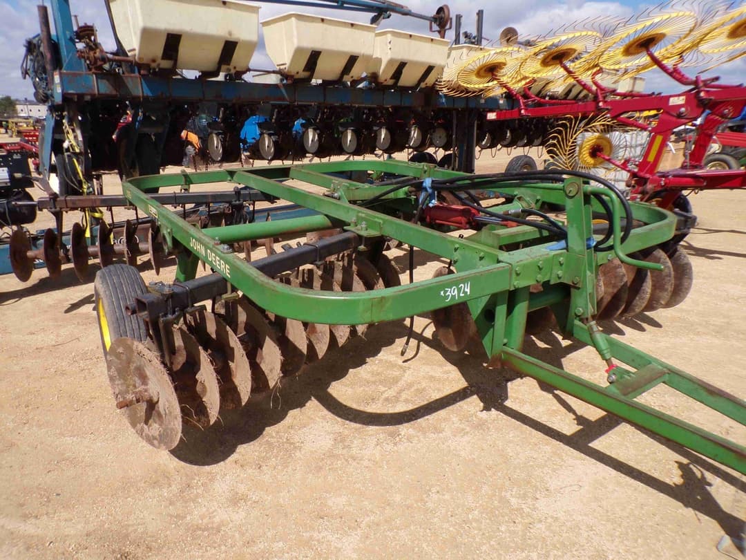 Image of John Deere 115 Primary image