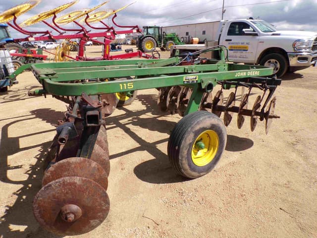 Image of John Deere 115 equipment image 4