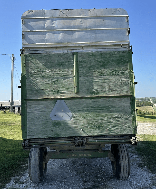 Image of John Deere 115 equipment image 4