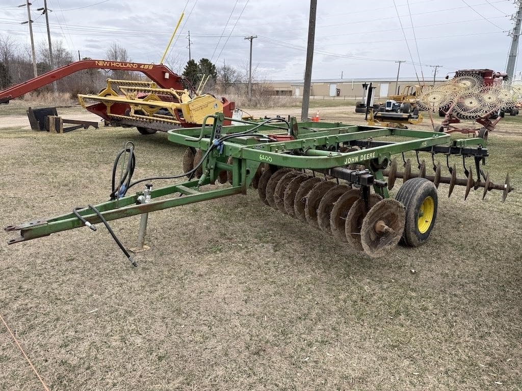 Image of John Deere 115 Primary image