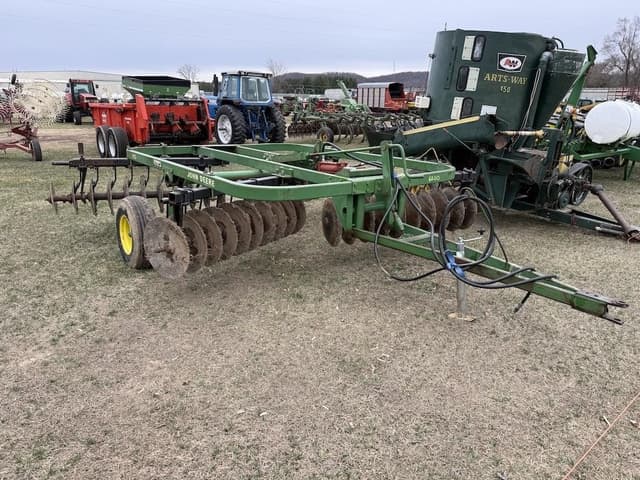 Image of John Deere 115 equipment image 2