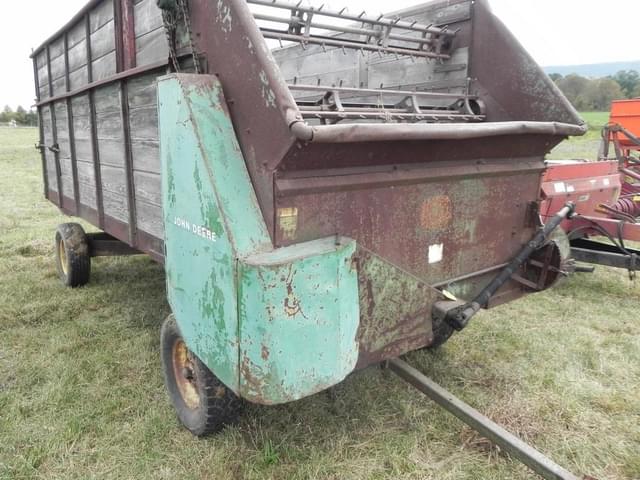 Image of John Deere 115 equipment image 4