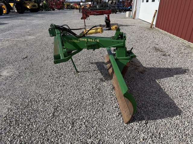 Image of John Deere 115 equipment image 2