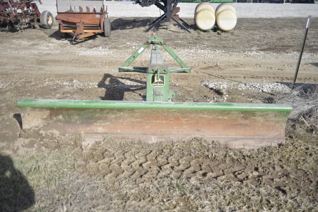 Image of John Deere 115 equipment image 4