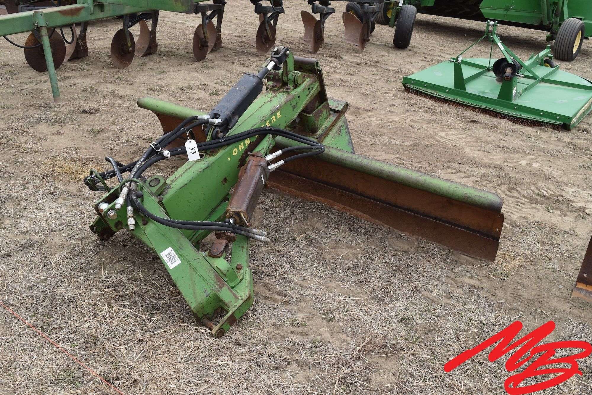 John Deere 115 Equipment Image0