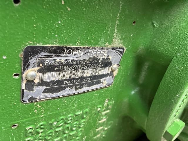Image of John Deere 8370R equipment image 1