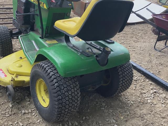 Image of John Deere 116 equipment image 3
