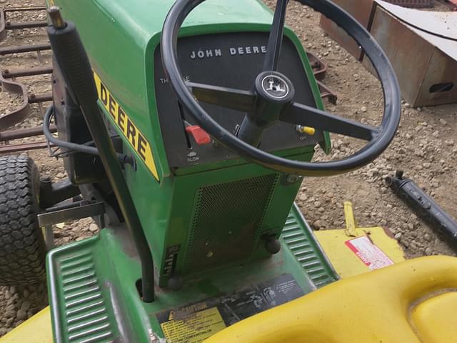 Image of John Deere 116 equipment image 4