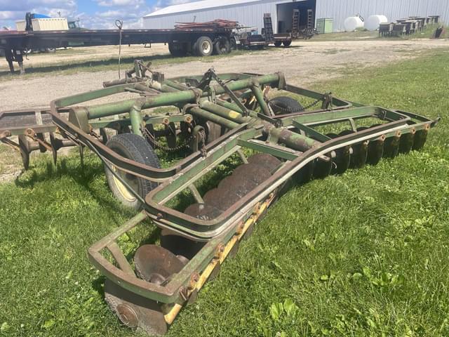 Image of John Deere 12 equipment image 3