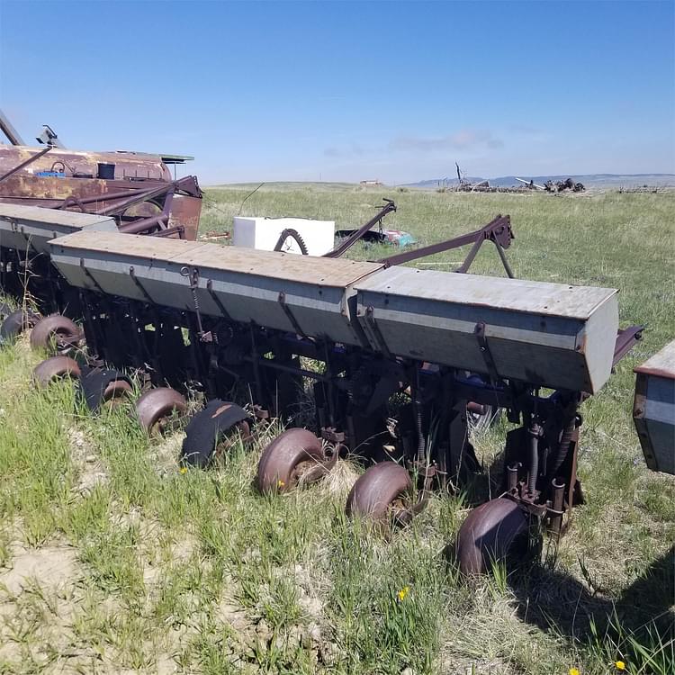 John Deere 12 Equipment Image0