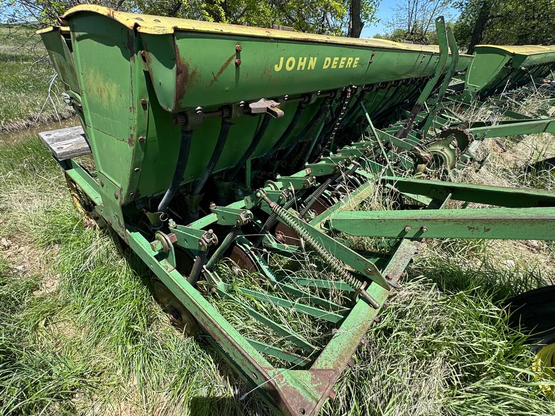 Image of John Deere E0LLA Primary image