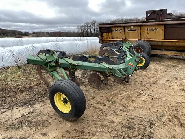 Image of John Deere 910 equipment image 1