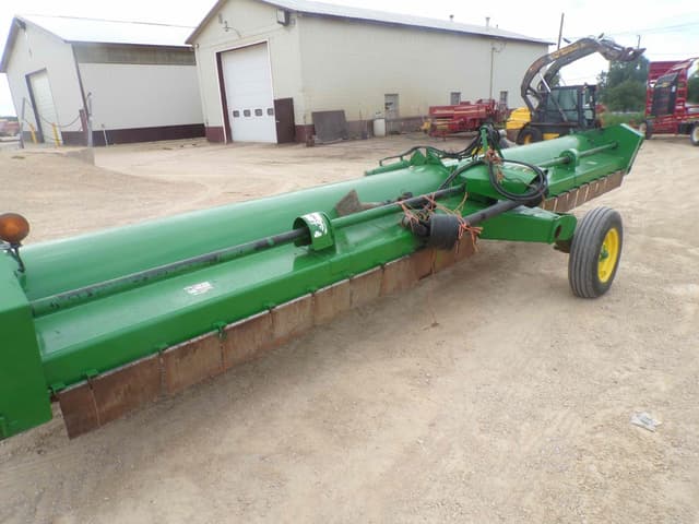 Image of John Deere 120 equipment image 2