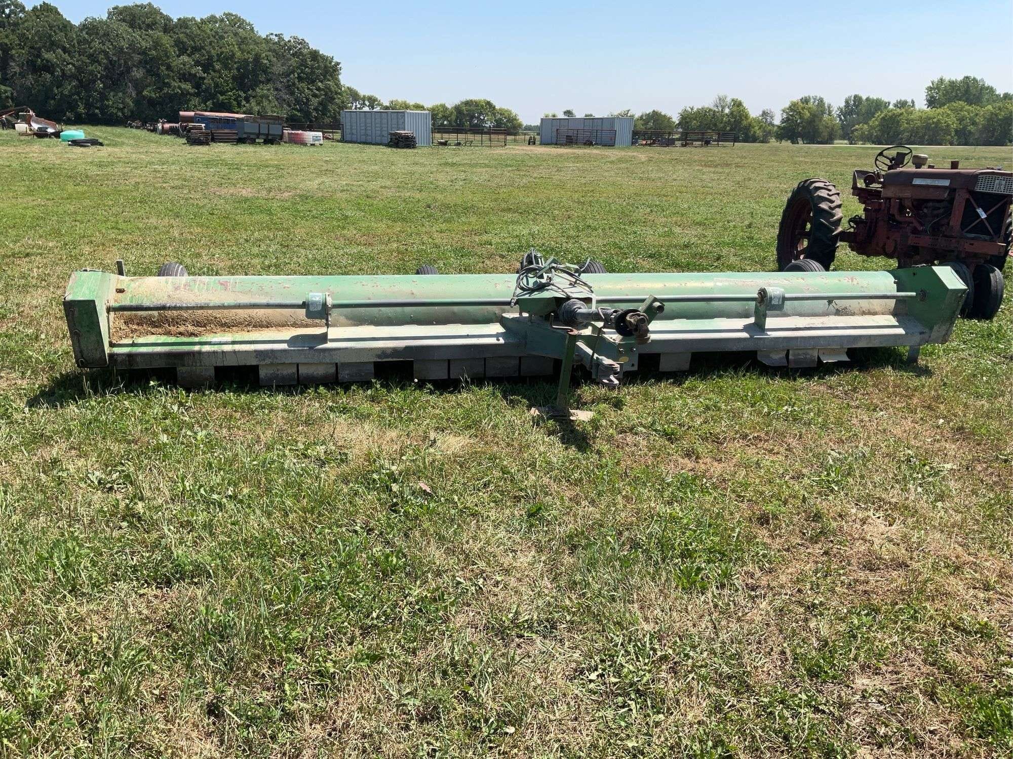 John Deere 120 Equipment Image0