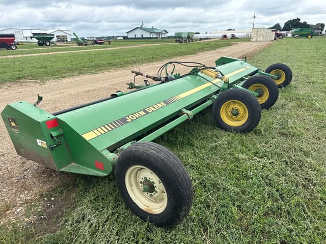 Image of John Deere 120 equipment image 1