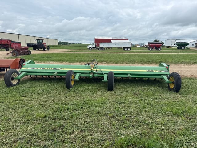 Image of John Deere 120 equipment image 2
