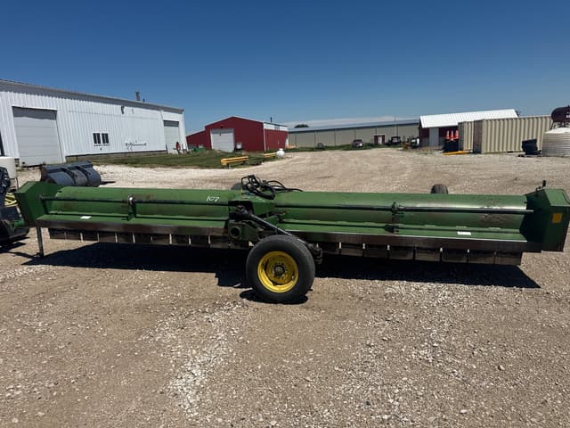 Image of John Deere 120 equipment image 1