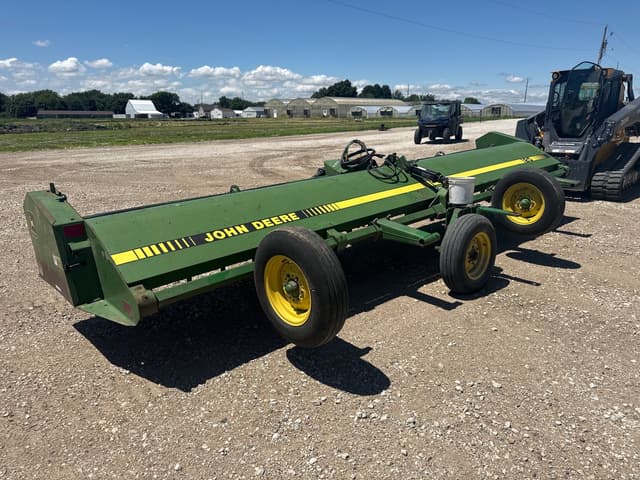 Image of John Deere 120 equipment image 4