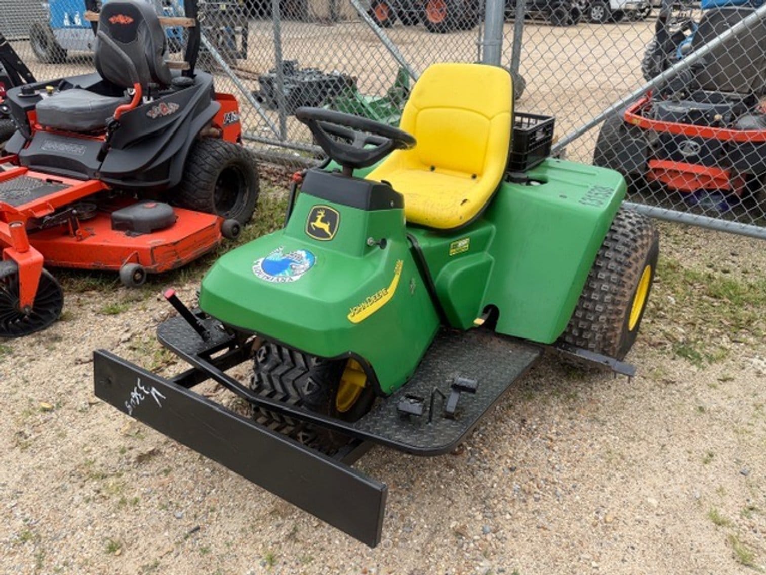 John Deere 1200A Equipment Image0