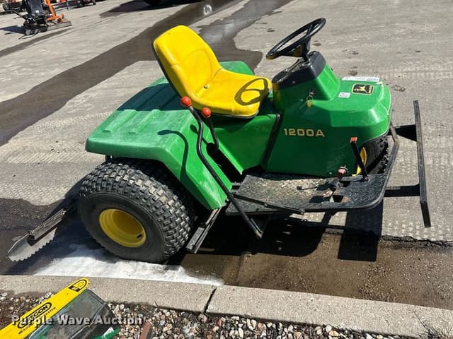 Image of John Deere 1200A equipment image 3