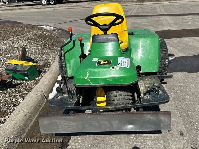Image of John Deere 1200A equipment image 1