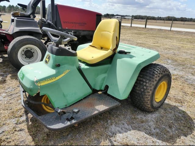 Image of John Deere 1200A equipment image 1