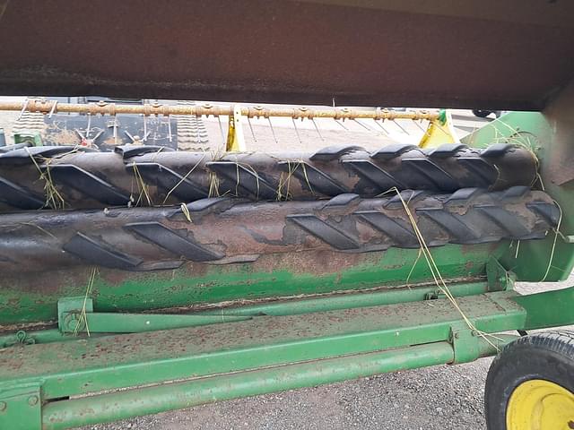 Image of John Deere 1207 equipment image 3