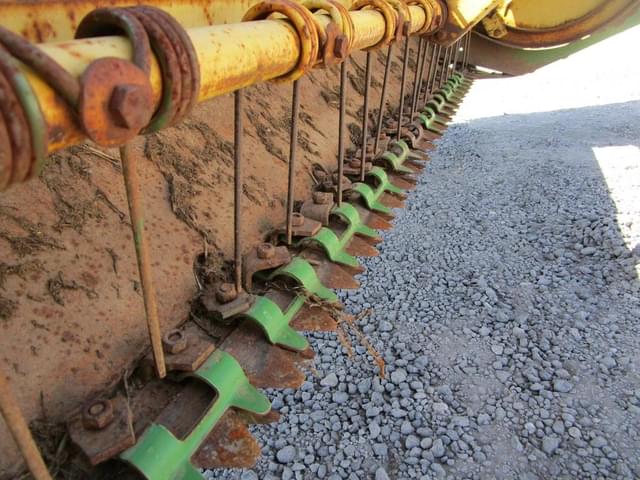 Image of John Deere 1207 equipment image 3