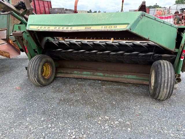 Image of John Deere 1209 equipment image 3