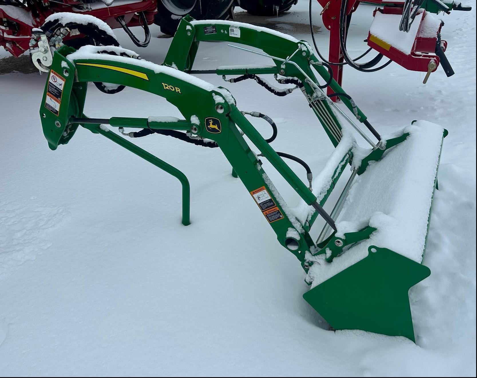 John Deere 120R Equipment Image0