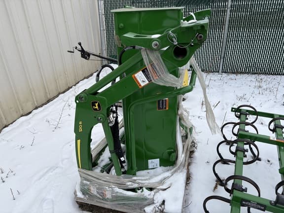 Image of John Deere 120R Image 0