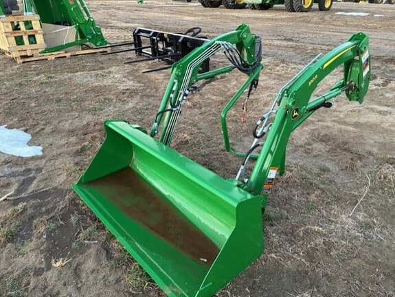 Image of John Deere 120R equipment image 3