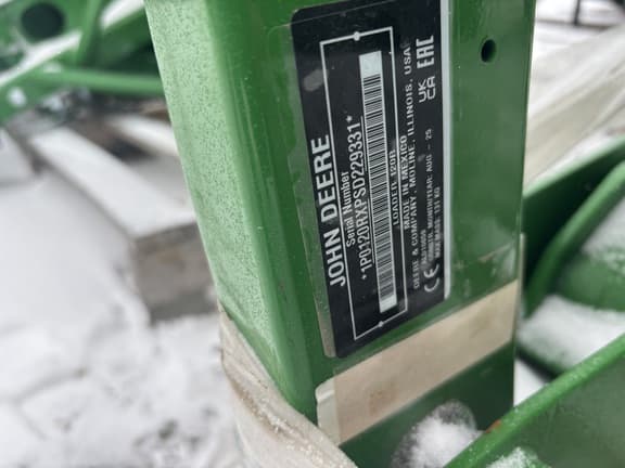 Image of John Deere 120R Image 1