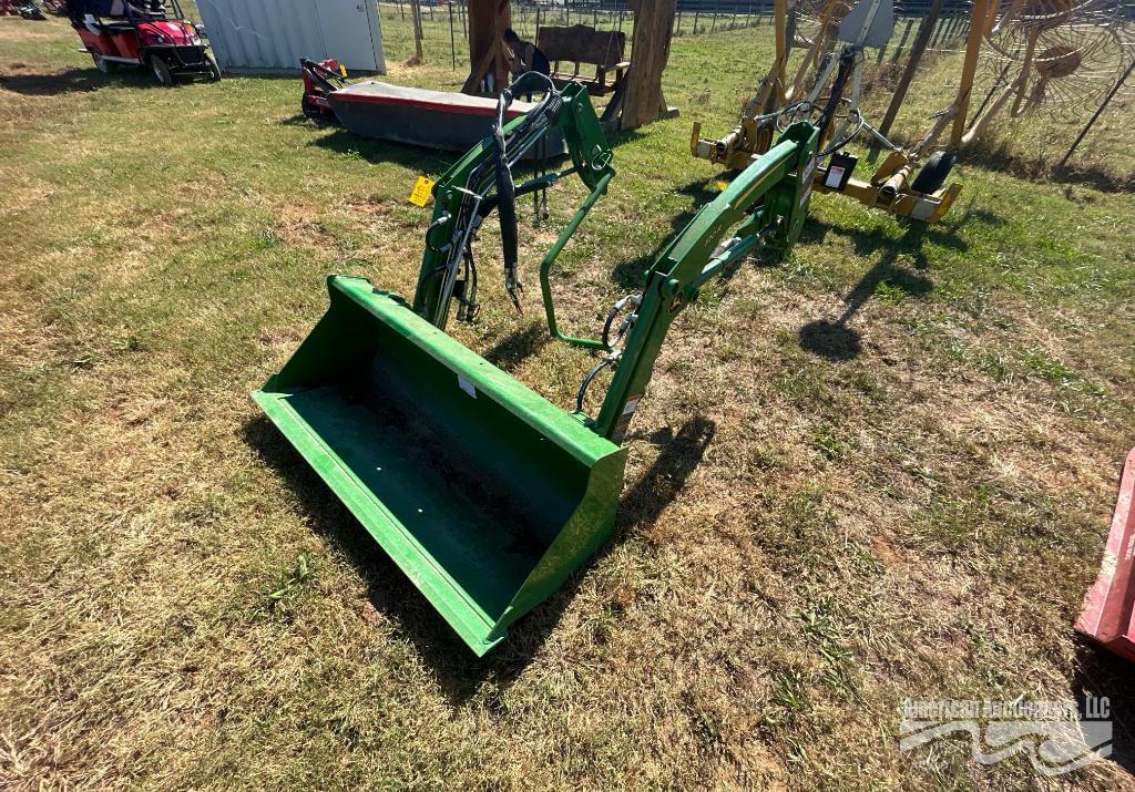 Image of John Deere 120R Image 1