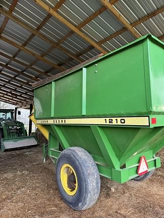 Image of John Deere 1210 equipment image 1