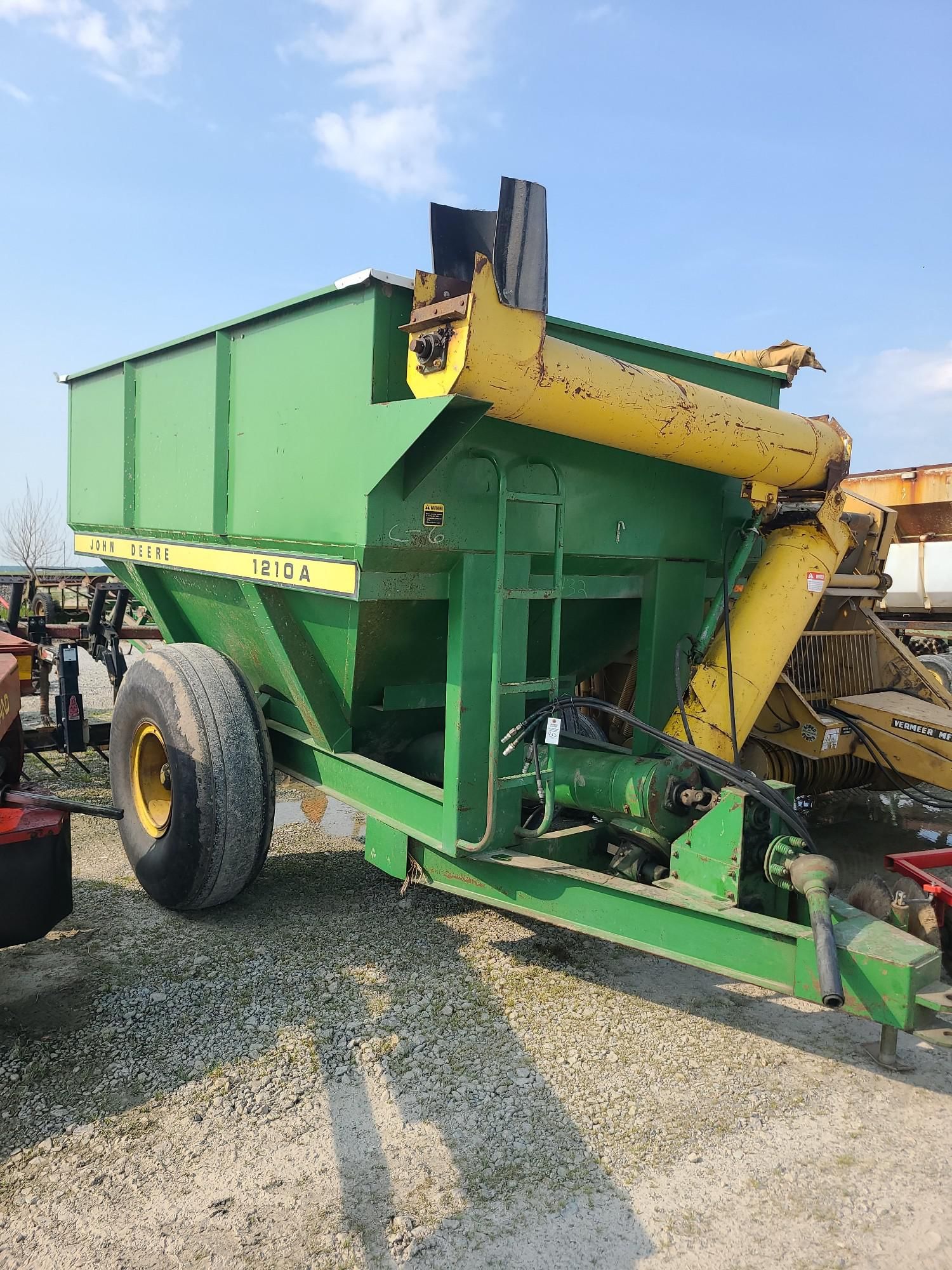 Main image John Deere 1210A