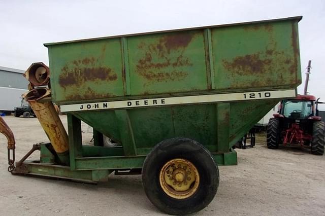 Image of John Deere 1210 equipment image 1