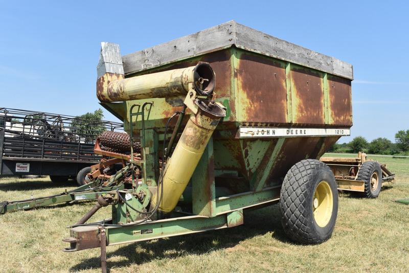Image of John Deere 1210 Primary image