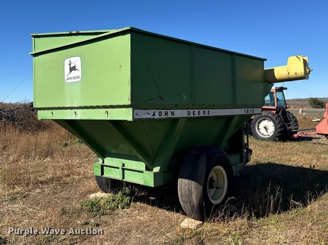 Image of John Deere 1210 equipment image 4