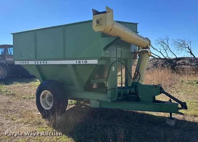Image of John Deere 1210 equipment image 2