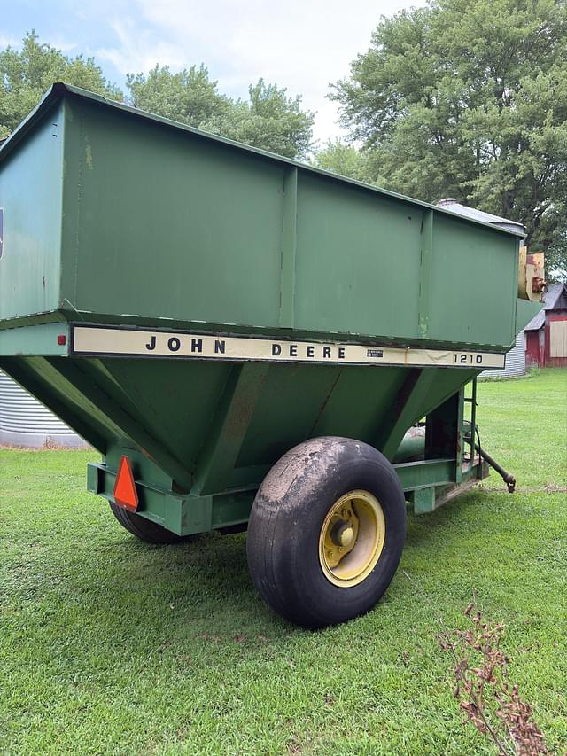 Image of John Deere 1210 equipment image 4