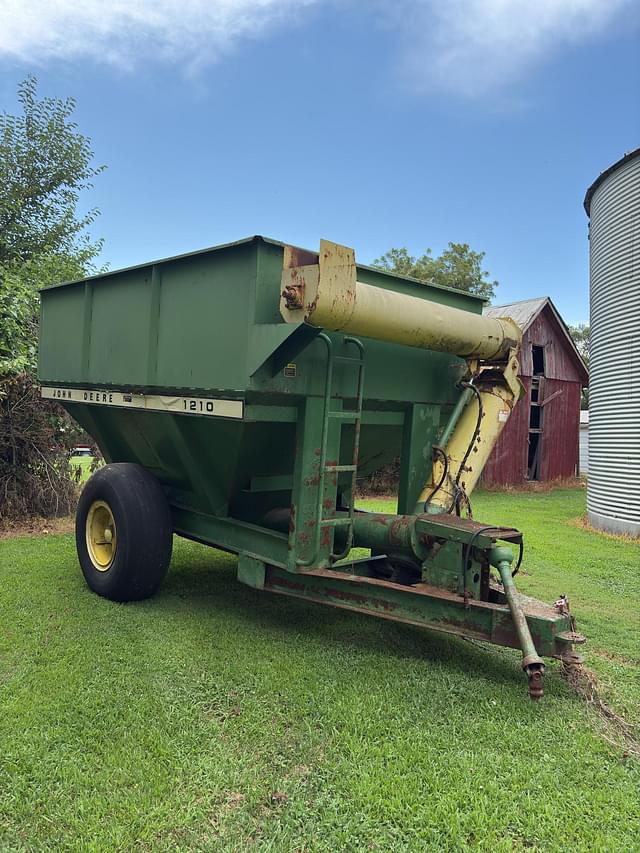 Image of John Deere 1210 equipment image 1