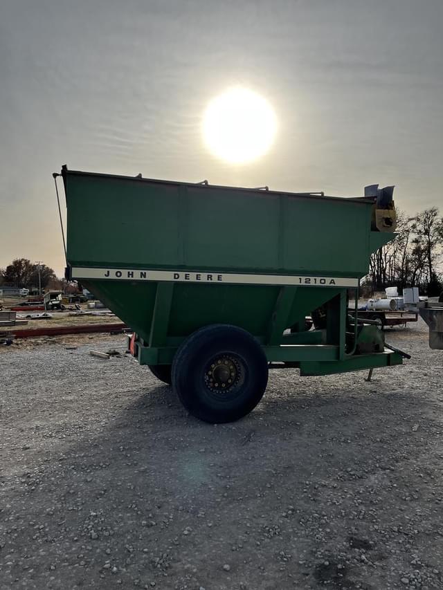 Image of John Deere 1210A equipment image 3