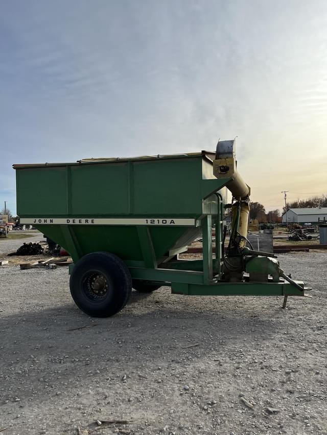 Image of John Deere 1210A equipment image 2