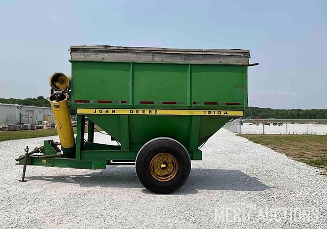 Image of John Deere 1210A equipment image 1