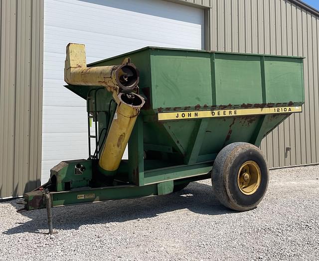 Image of John Deere 1210A equipment image 1